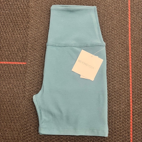 Beyond Yoga Spacedye Keep Pace 5" Biker Short - Picture 1 of 3